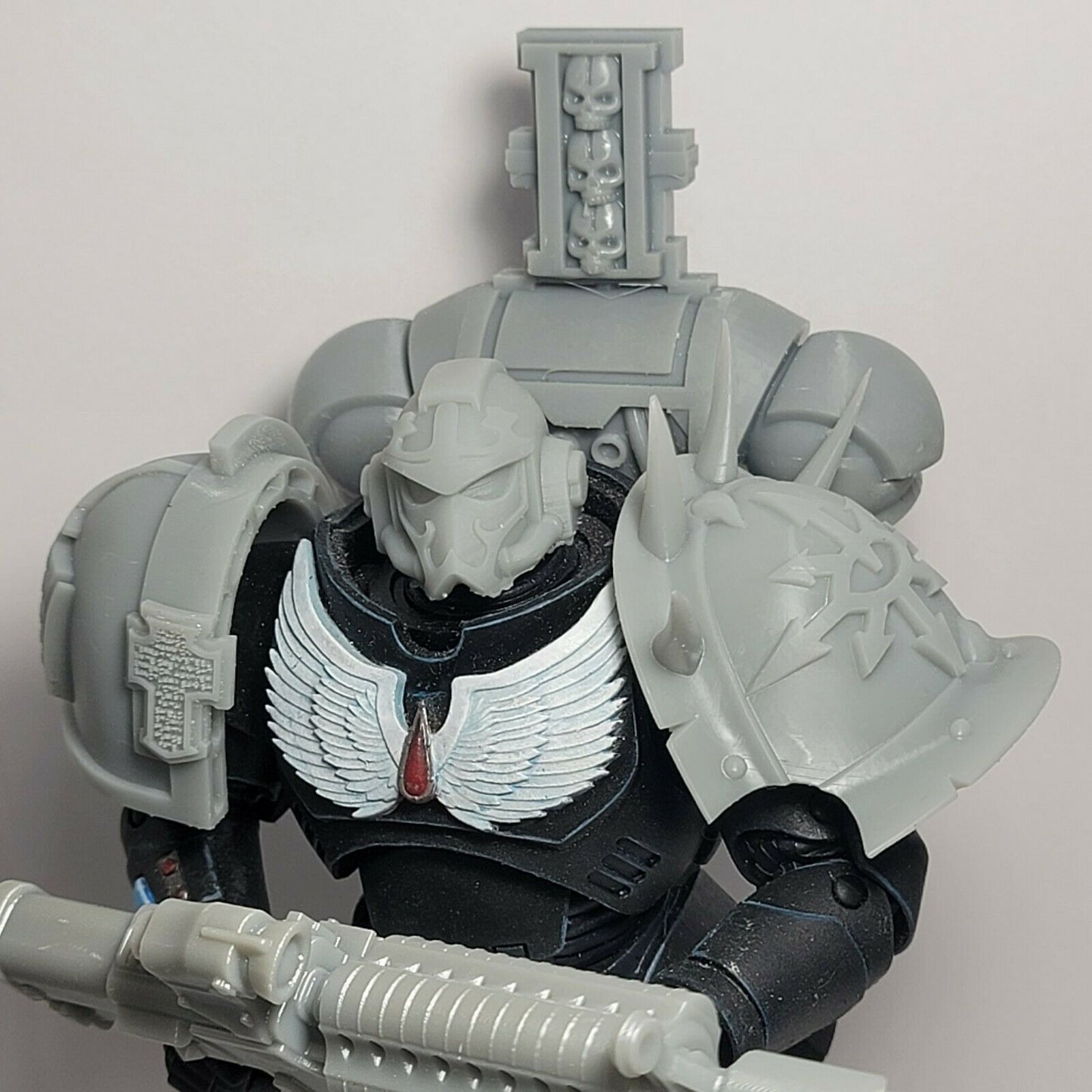 P85 Black Legion Pauldron Custom for McFarlane Warhammer 40k Space Marine