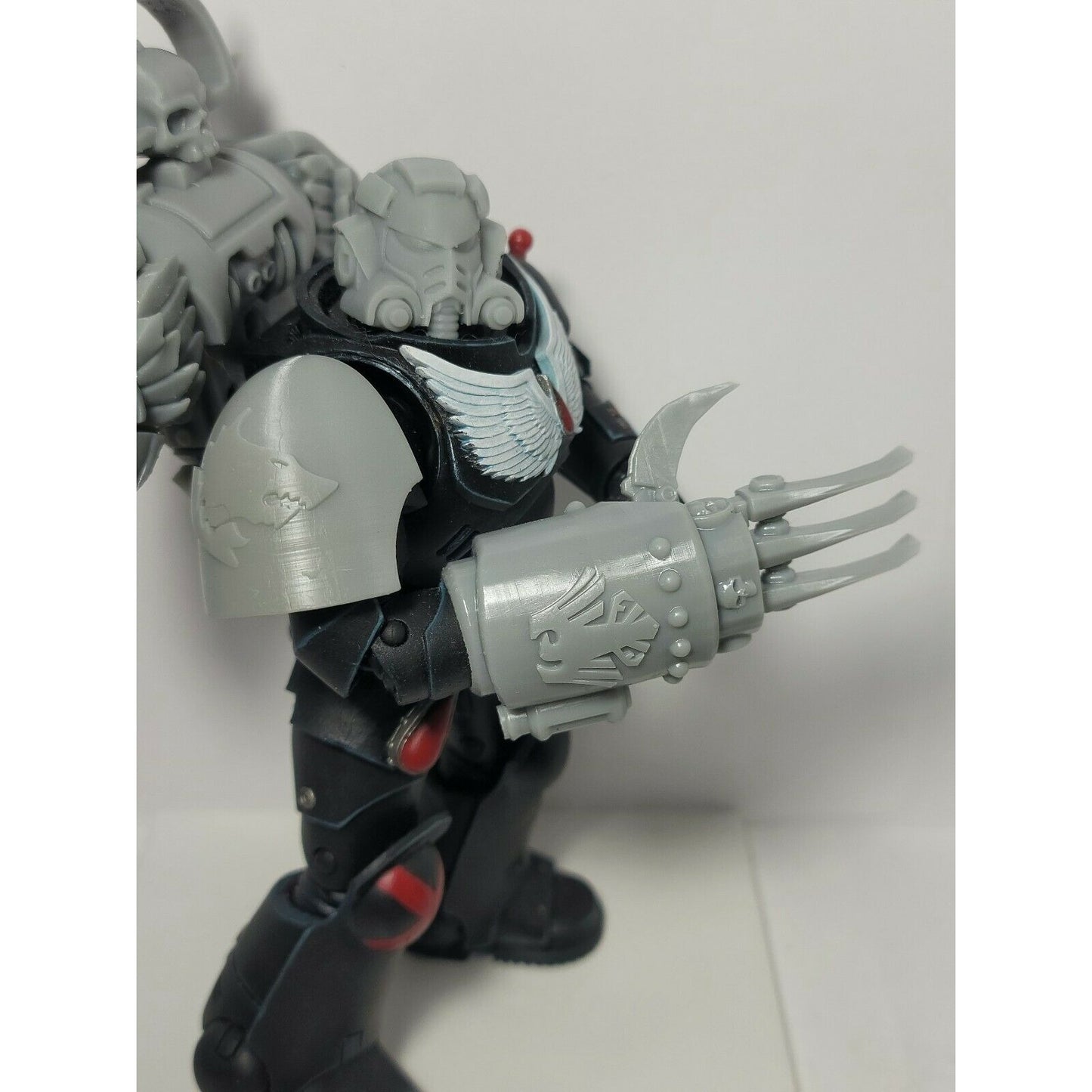 A-83 (Right) Raven Claw Custom for McFarlane Warhammer 40k Space Marines