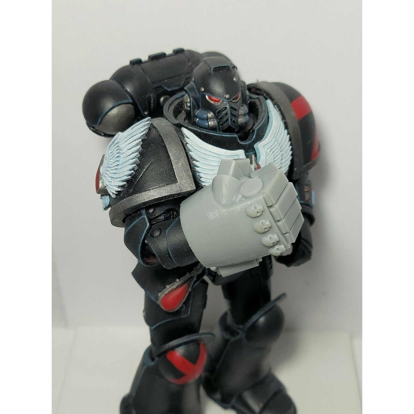 A-103/Right Power Fist Skull Custom for McFarlane Warhammer 40k Space Marines