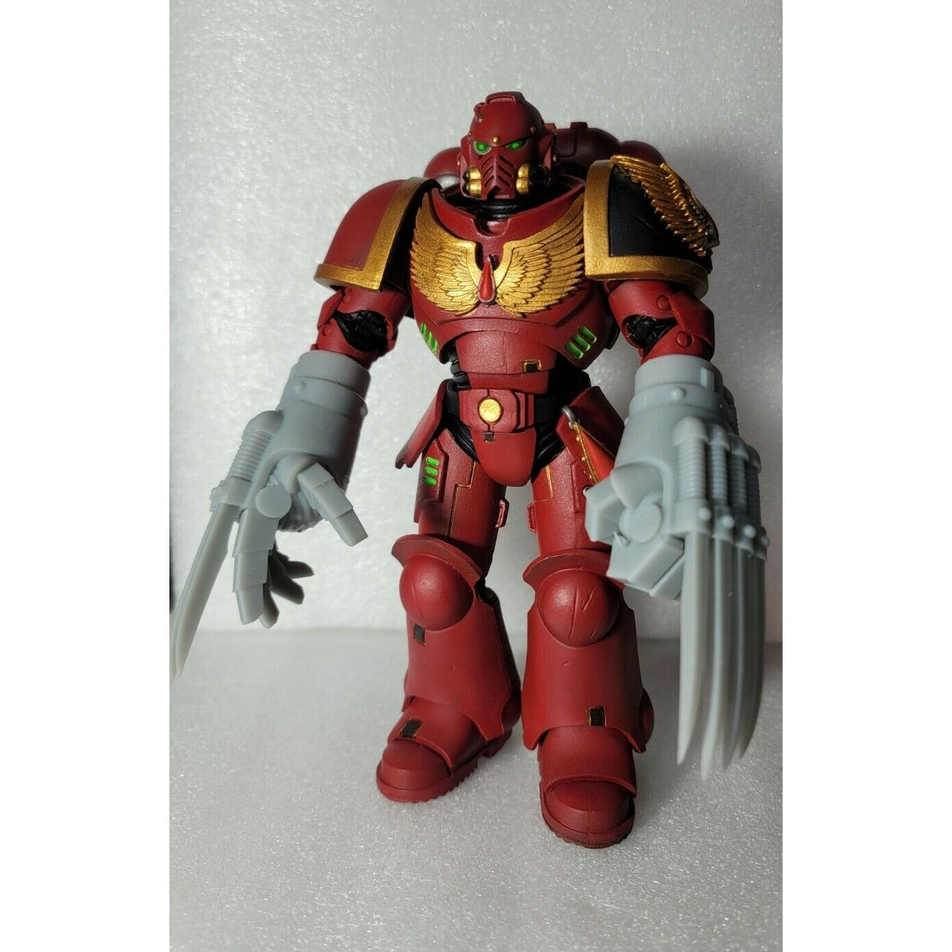 A3 C Power Claw closed Custom for McFarlane Warhammer 40k Space Marines